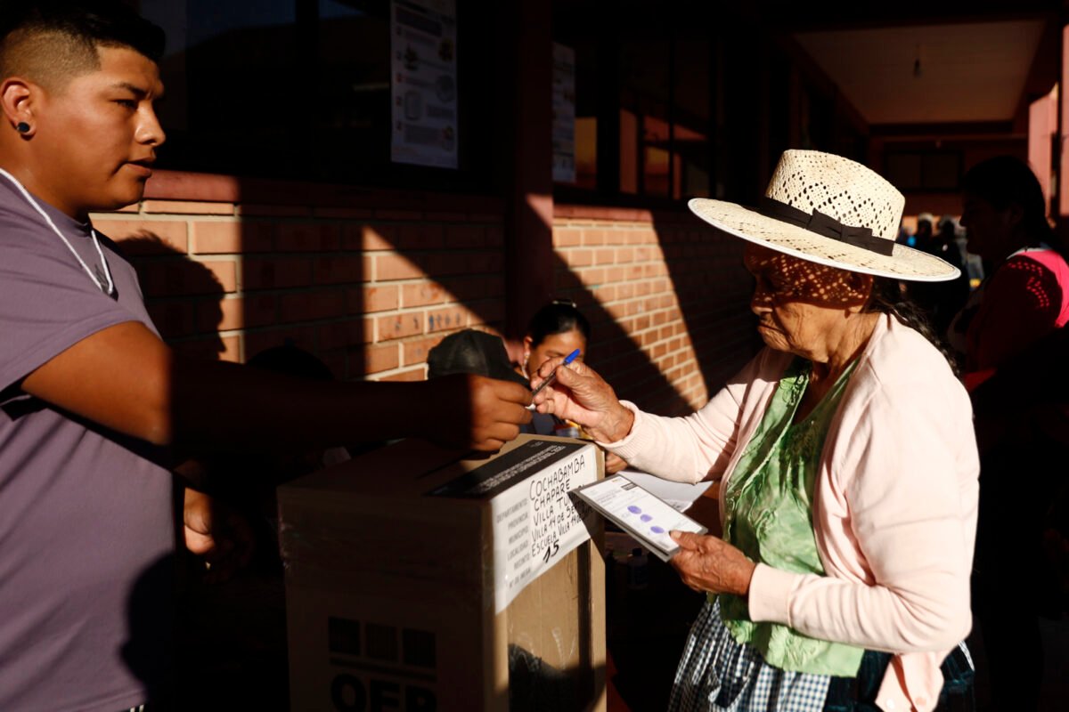 Elecciones en Bolivia: el país acude a las urnas entre denuncias de campaña sucia y llamado al voto nulo