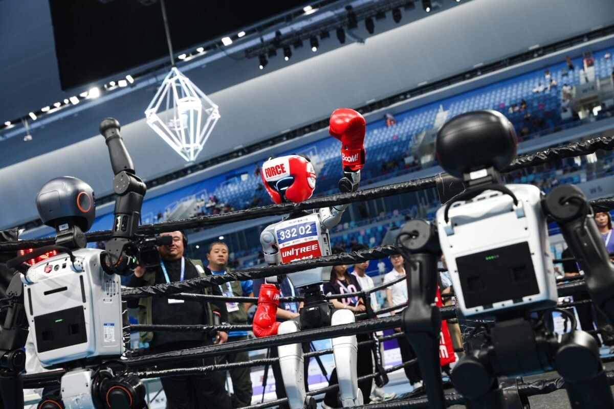 En imágenes: así se desarrollan los primeros juegos de robots humanoides en China