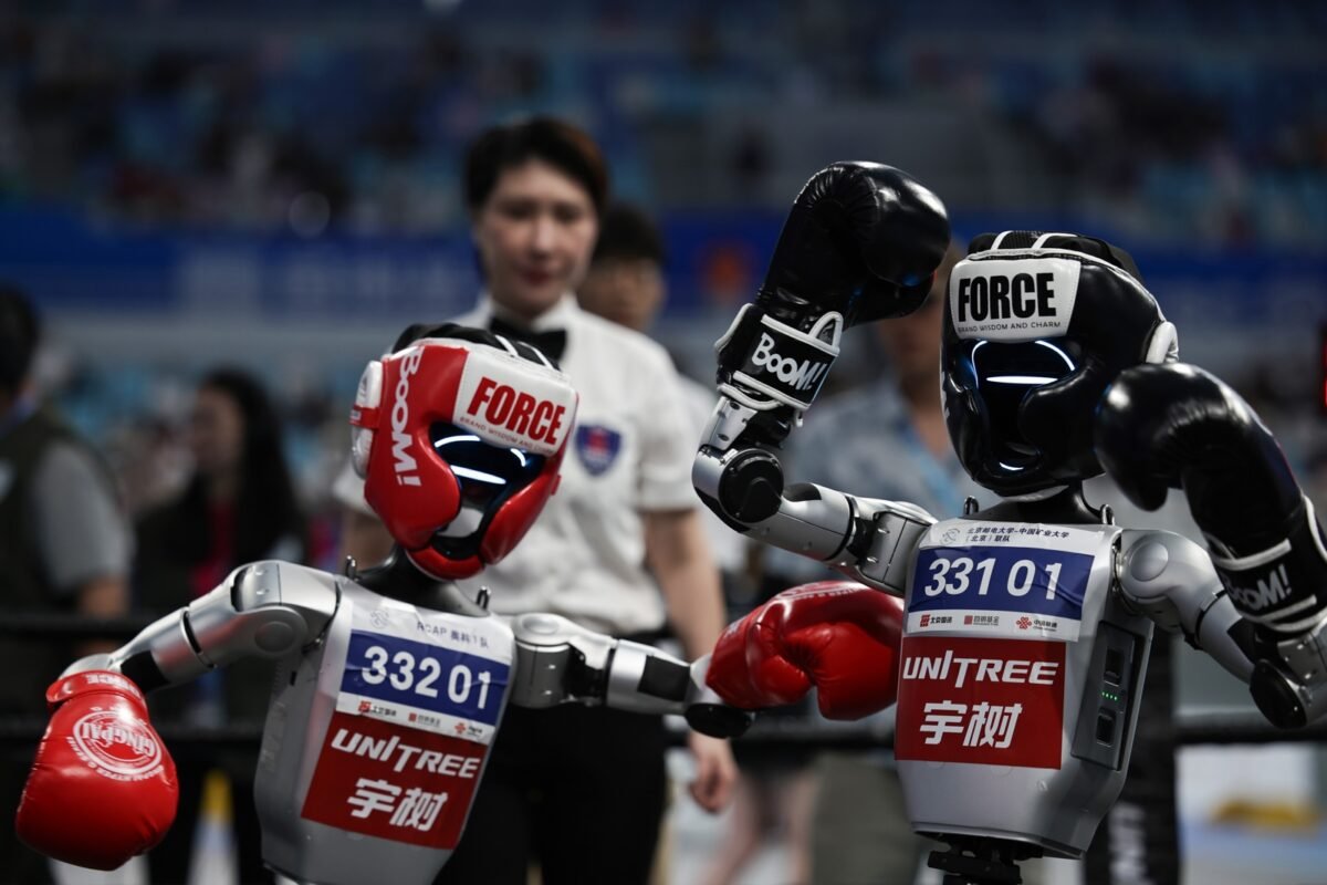 China inauguró los primeros Juegos Mundiales de Robots Humanoides