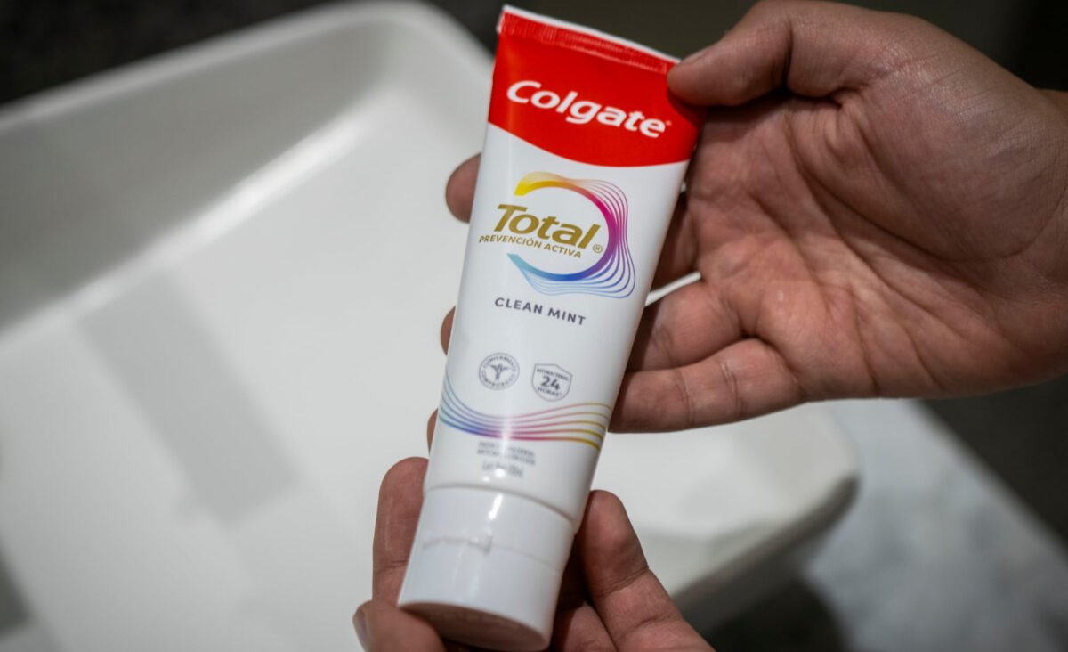 Alerta por los riesgos del uso de Colgate Total Clean Mint se extendió a más países de Latinoamérica