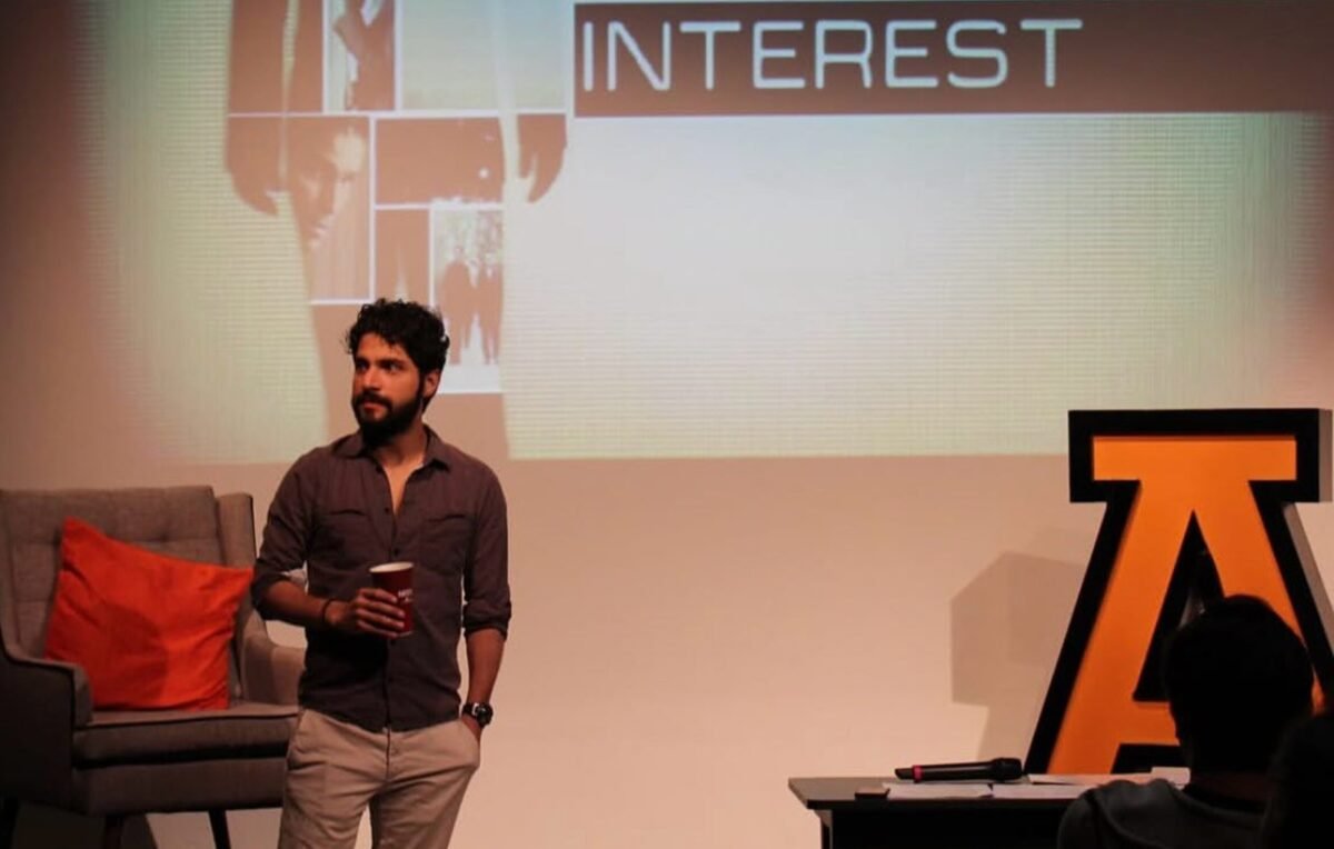 Rubén Machaen: “Influencia busca explorar cómo pensamos cuando ya no queda nadie que nos escuche”