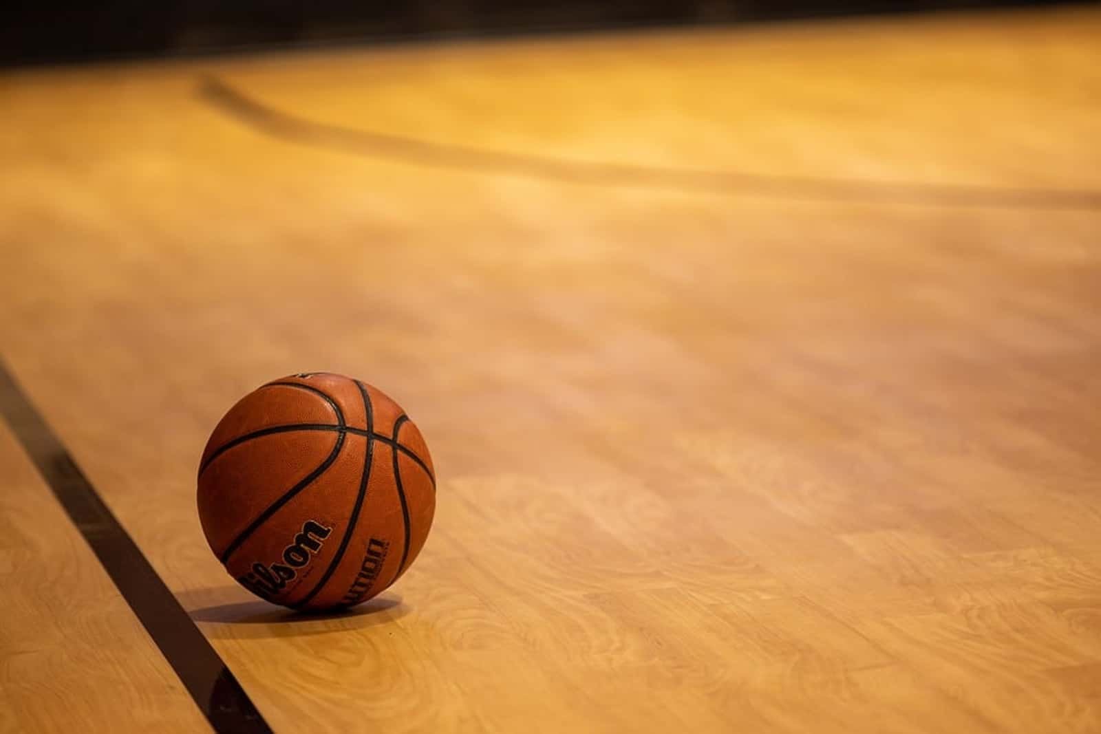 ¿Cuánto cuesta practicar natación, baloncesto y voleibol en Caracas?