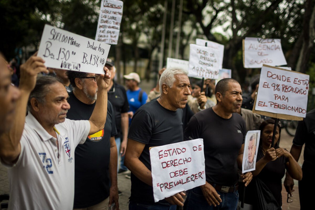 Sindicalistas venezolanos protestaron para pedir el aumento del salario mínimo y la libertad de los presos políticos