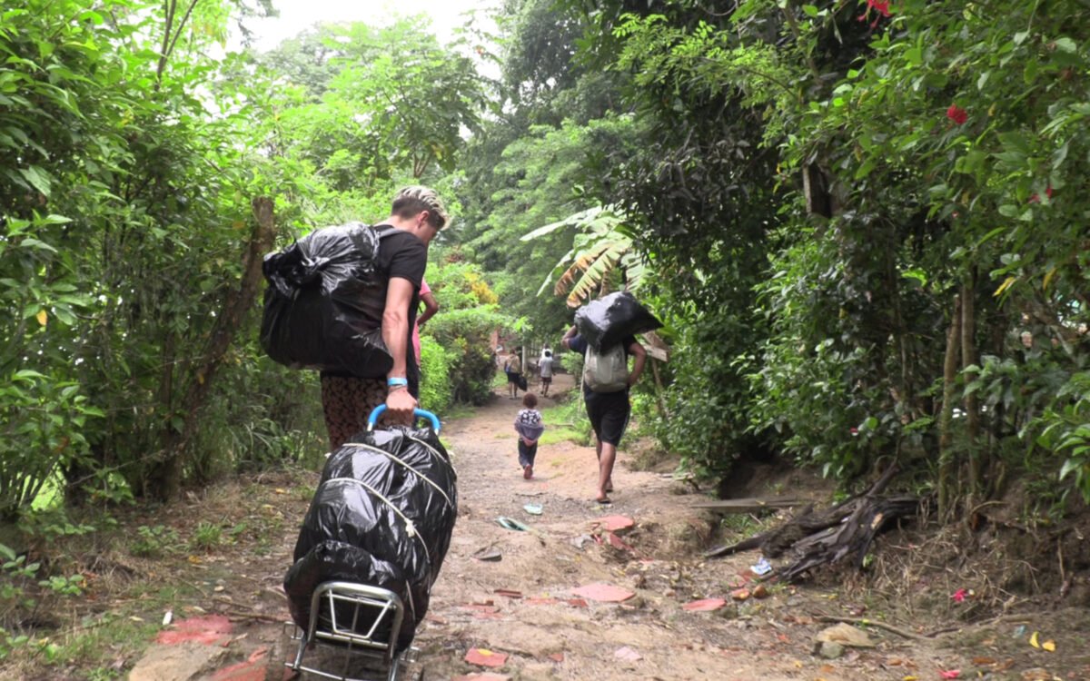 Sorteando el Darién, el éxodo a la inversa se lanza al mar