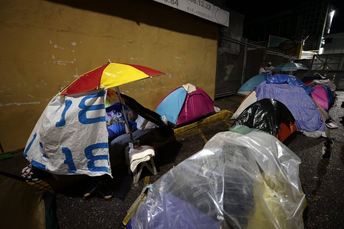 Excarcelados se sumaron a la colecta de insumos para familiares de presos políticos