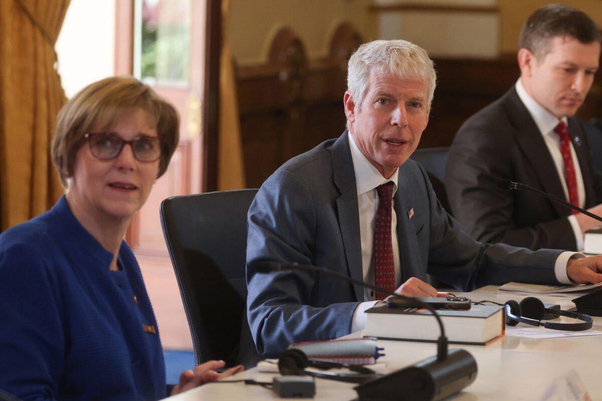 Secretario de Energía de EE UU aboga por liberar a los ciudadanos y la economía de Venezuela