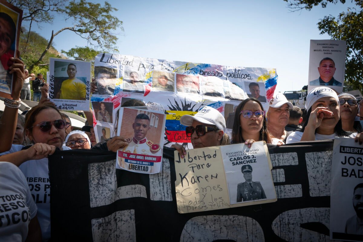 En Caracas los estudiantes impulsaron un canto infinito de paz por el Día de la Juventud