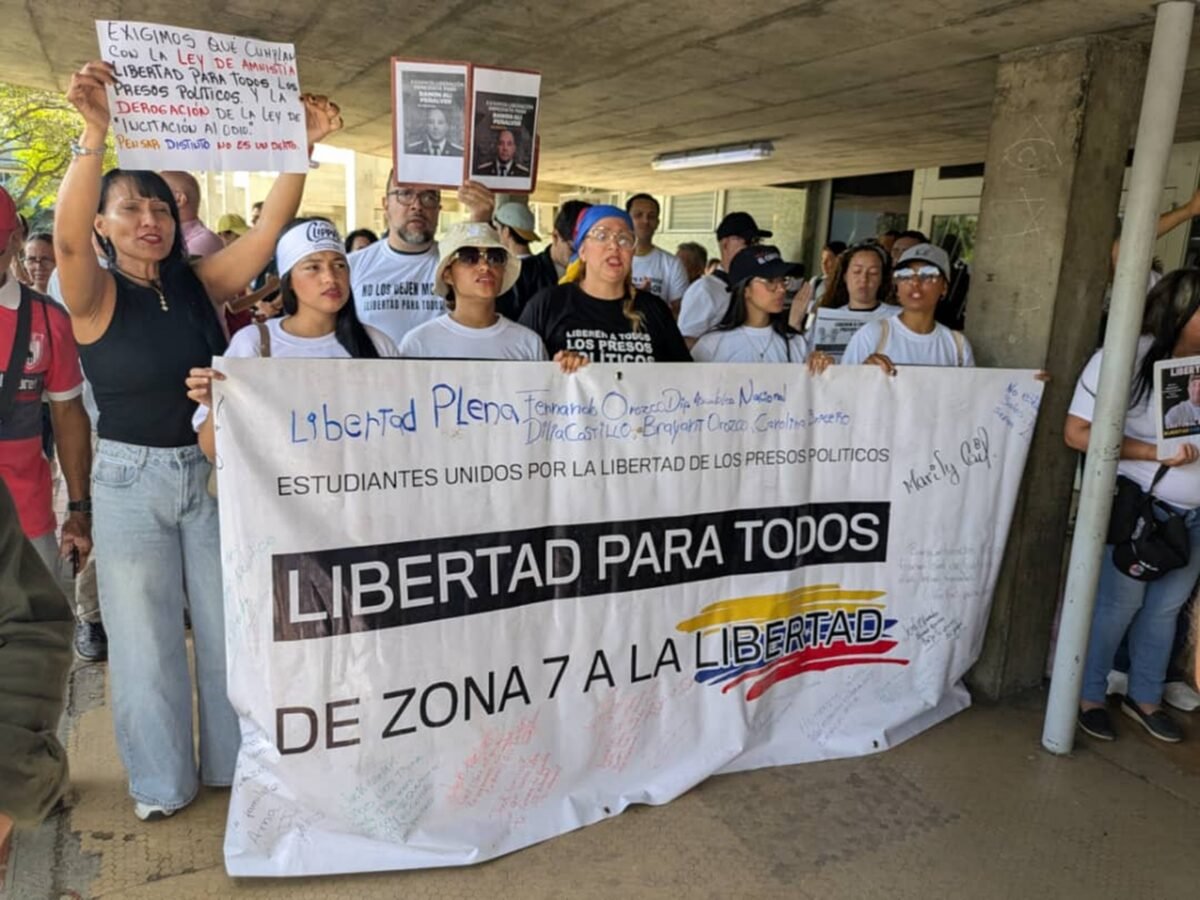 “Amnistía real”: la exigencia de los familiares de presos políticos y estudiantes desde la UCV