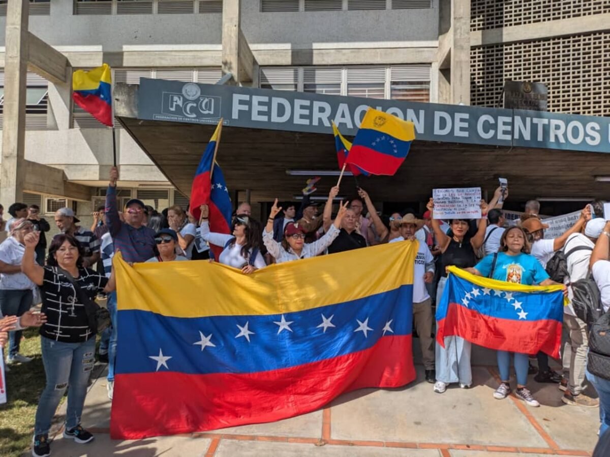 “Amnistía real”: la exigencia de los familiares de presos políticos y estudiantes desde la UCV