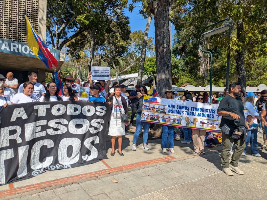 Así se desarrolla la manifestación de los estudiantes en la UCV por la liberación de los presos políticos