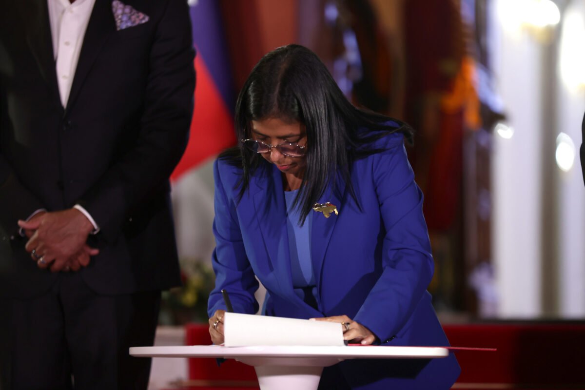 España pedirá a la Unión Europea levantar sanciones a Delcy Rodríguez tras la Ley de Amnistía en Venezuela Delcy Rodríguez pidió “máxima celeridad” para aplicar la Ley de Amnistía y revisar casos no contemplados