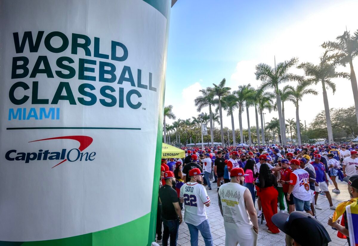 En imágenes: así se vive la previa del República Dominicana vs. Venezuela en el loanDepot Park de Miami