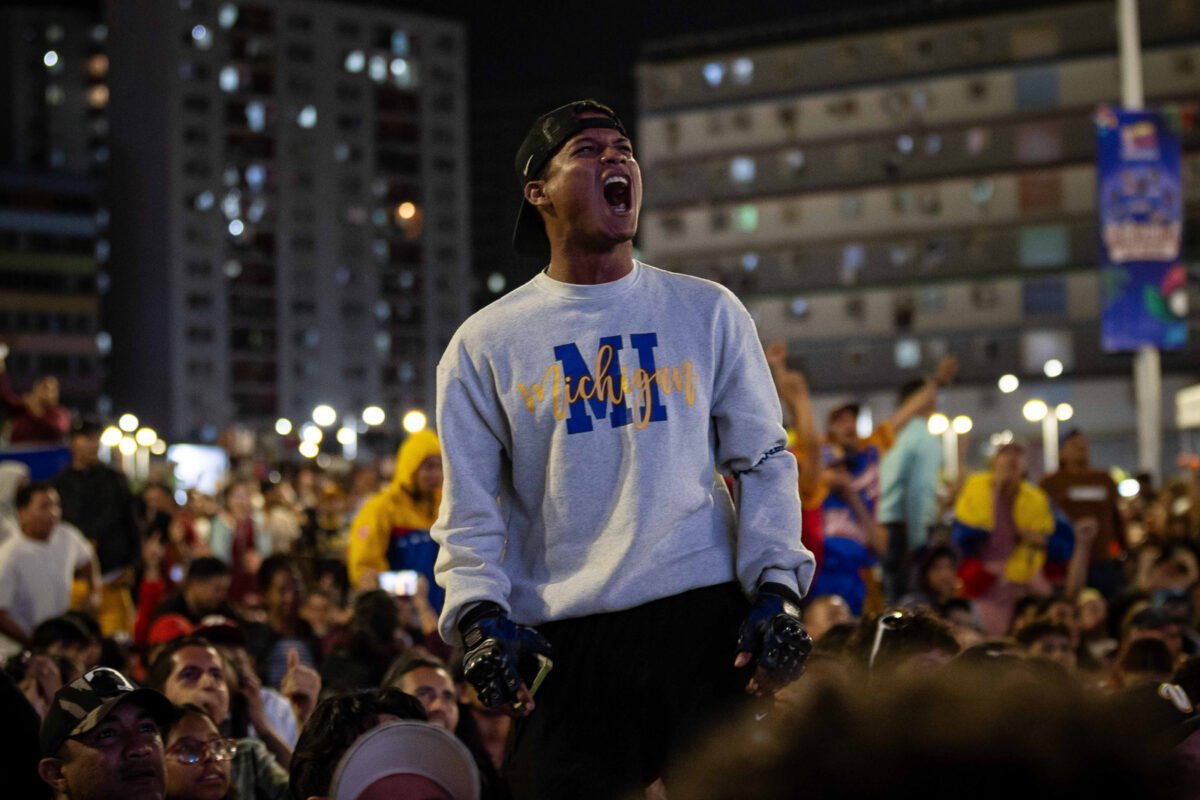 Miles de venezolanos salieron a las calles para celebrar su primer Clásico Mundial de Beisbol