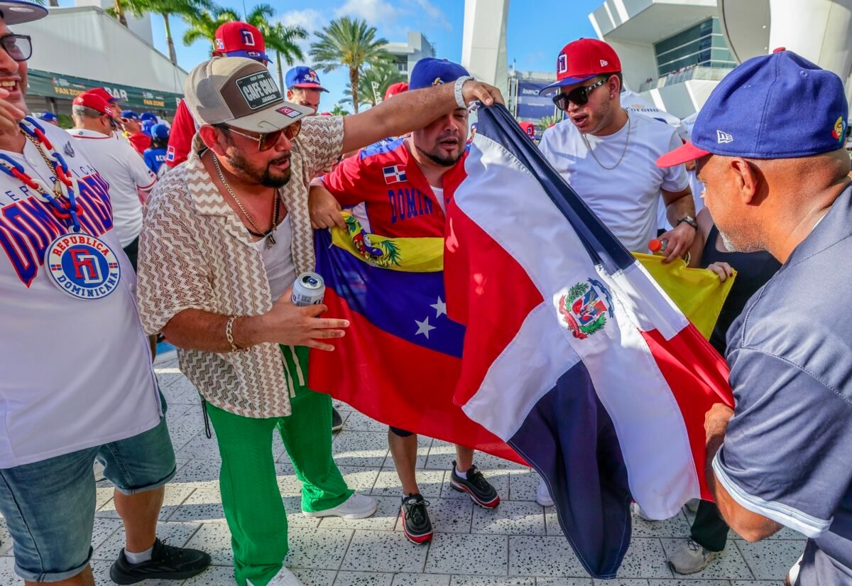 En imágenes: así se vive la previa del República Dominicana vs. Venezuela en el loanDepot Park de Miami
