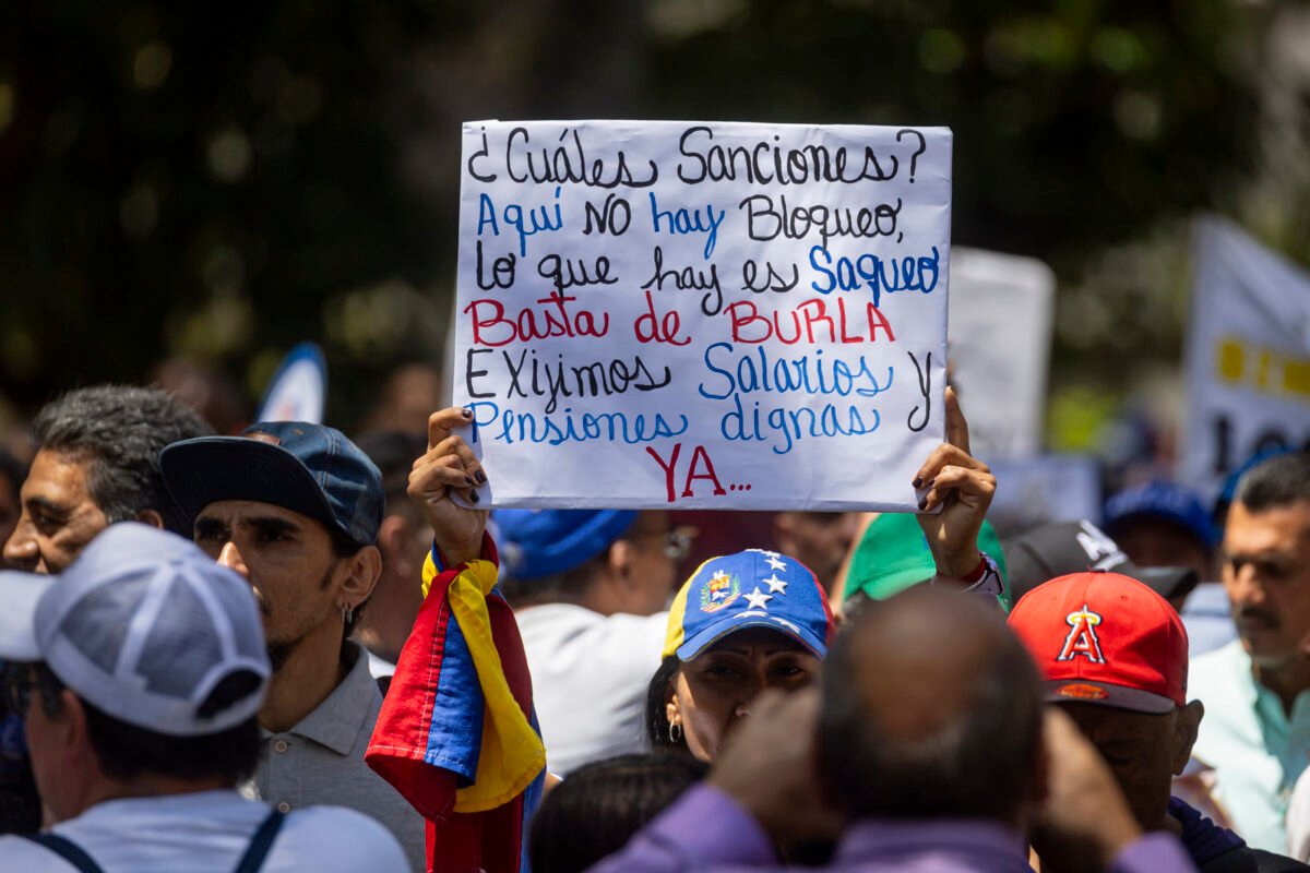 En imágenes: trabajadores volvieron a marchar en Caracas para exigir ajustes salariales