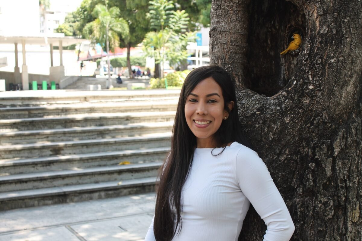 Alejandra Cedeño y su misión de sanar con arte las cicatrices de la ciudad