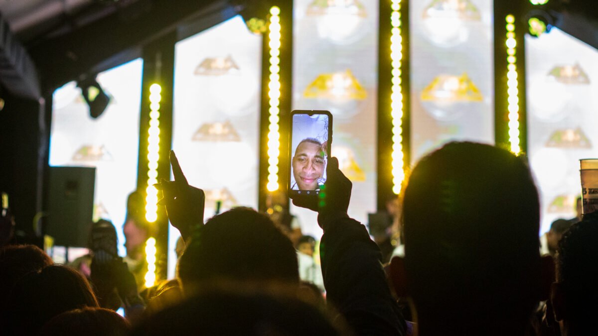 Caracas baila salsa para reencontrarse: una noche con Porfi Baloa y sus Adolescentes en La Clave