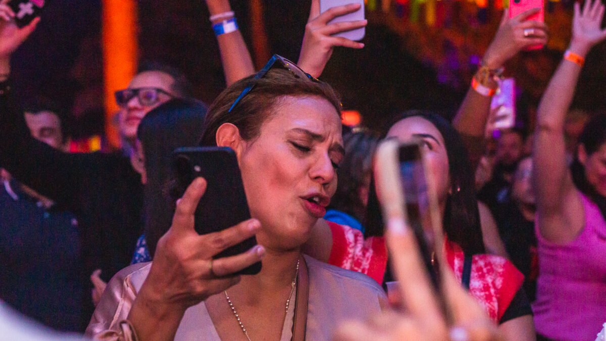 Caracas baila salsa para reencontrarse: una noche con Porfi Baloa y sus Adolescentes en La Clave