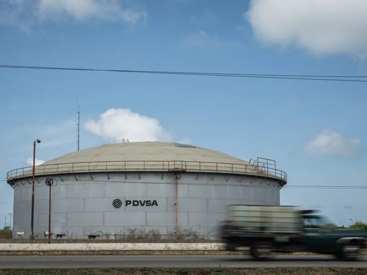 Venezuela firmó acuerdo de suministro de gas con las petroleras Repsol y Eni