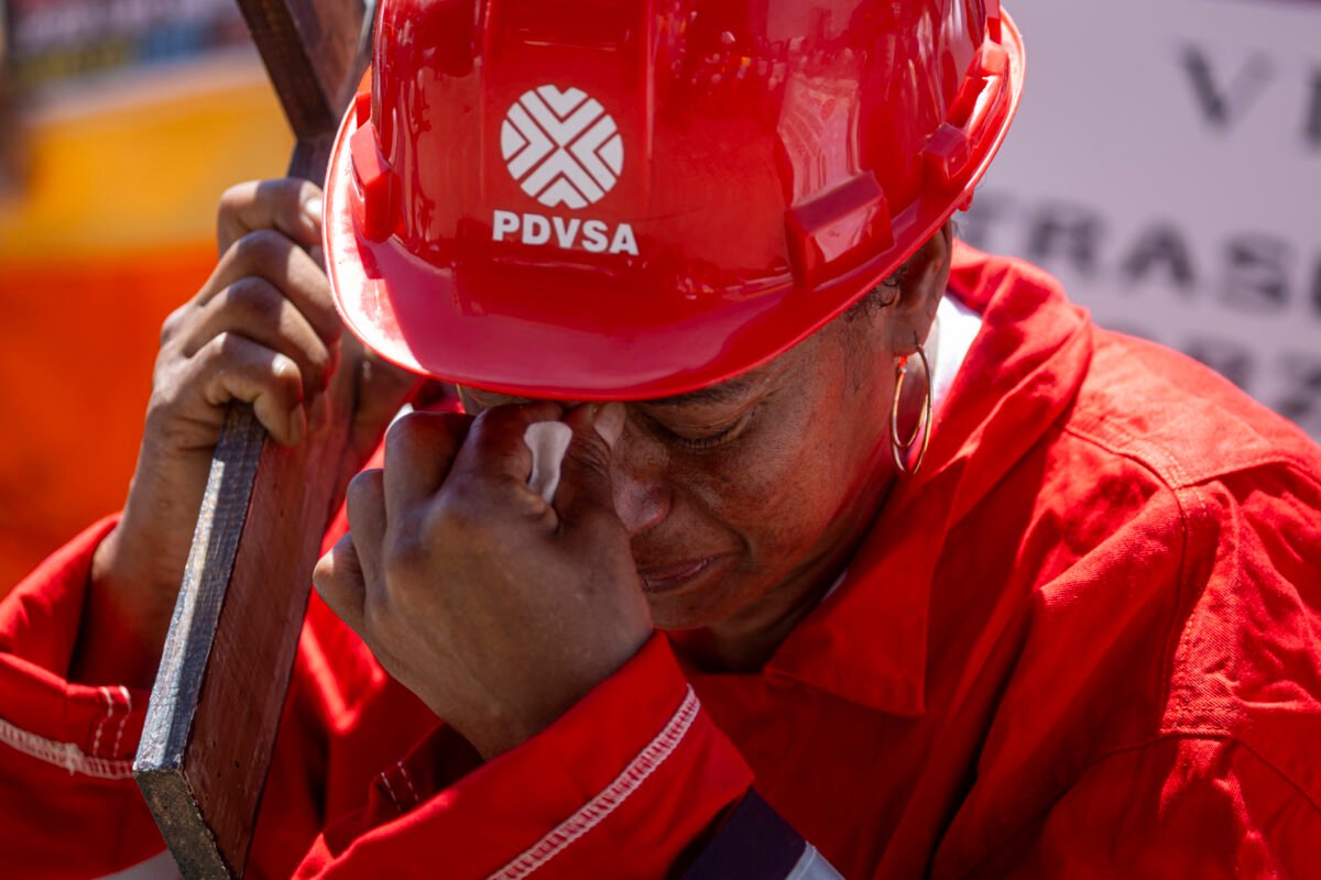En imágenes: el viacrucis de los familiares de trabajadores de PDVSA detenidos