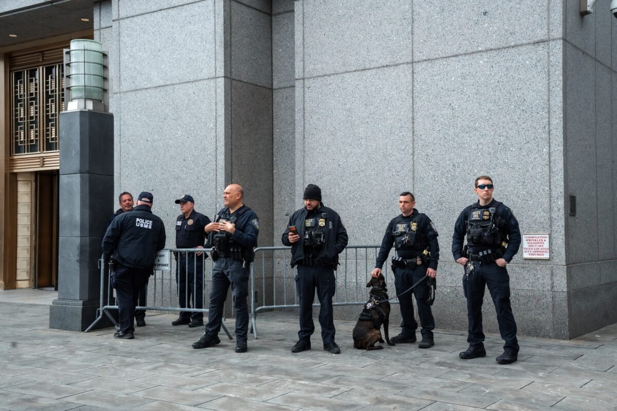 Trump dice que por ahora solo han procesado a Maduro por "una fracción" de sus delitos