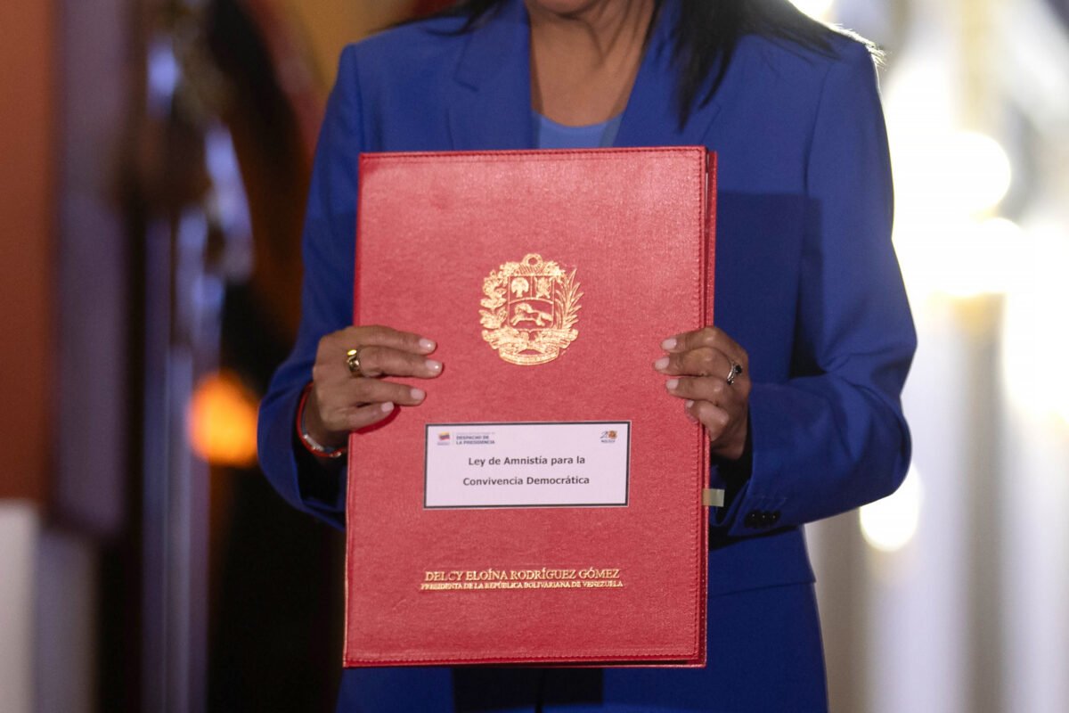 Amnistía Internacional alerta que ley de amnistía en Venezuela favorece al Estado TSJ, Fiscalía y comisión parlamentaria acordaron protocolo para ejecutar la Ley de Amnistía