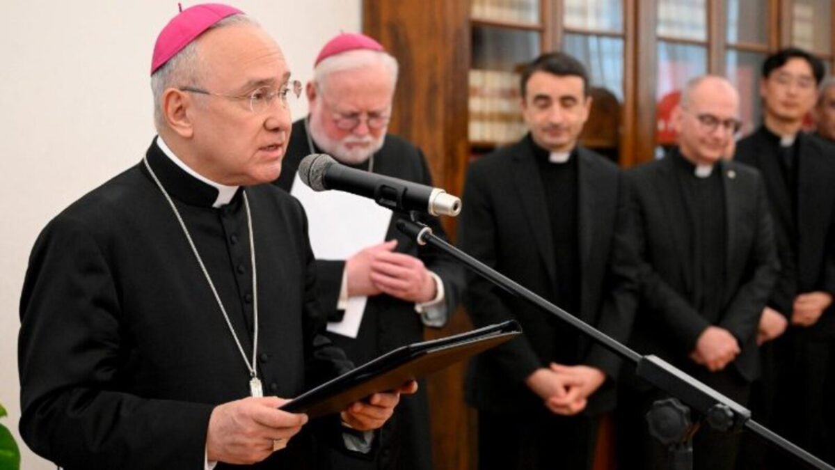 Papa León XIV nombró al venezolano Edgar Peña Parra nuncio apostólico en Italia y San Marino