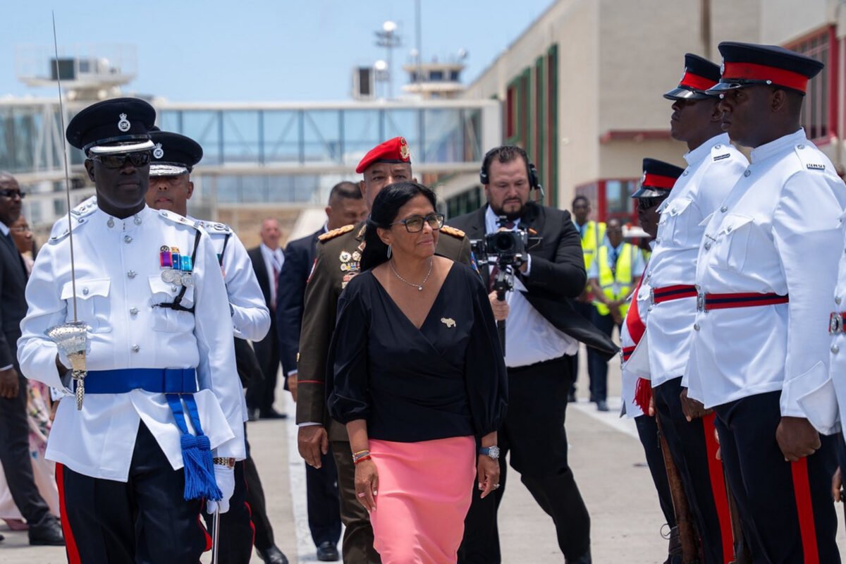 Delcy Rodríguez llegó a Granada en su primer viaje a otro país como presidenta encargada