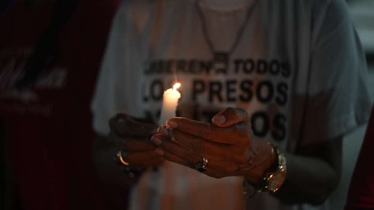 Familiares exigieron una “liberación real” para los presos políticos en Zona 7