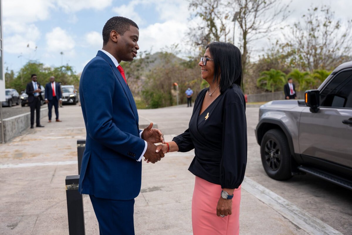 Delcy Rodríguez llegó a Granada en su primer viaje a otro país como presidenta encargada