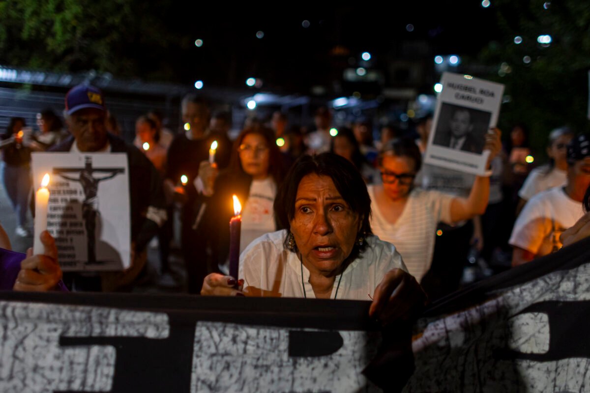 Así fue el viacrucis de los familiares de presos políticos afuera del Rodeo I
