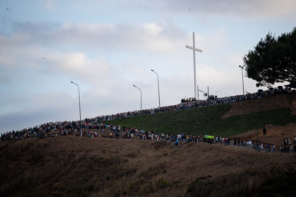 Viacrucis en Petare: una pasión que llegó a las puertas del cielo