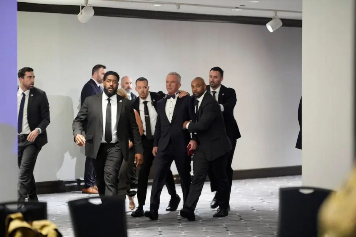 #TeExplicamos | Lo que se sabe sobre el tiroteo en la cena de corresponsales donde estaba Donald Trump