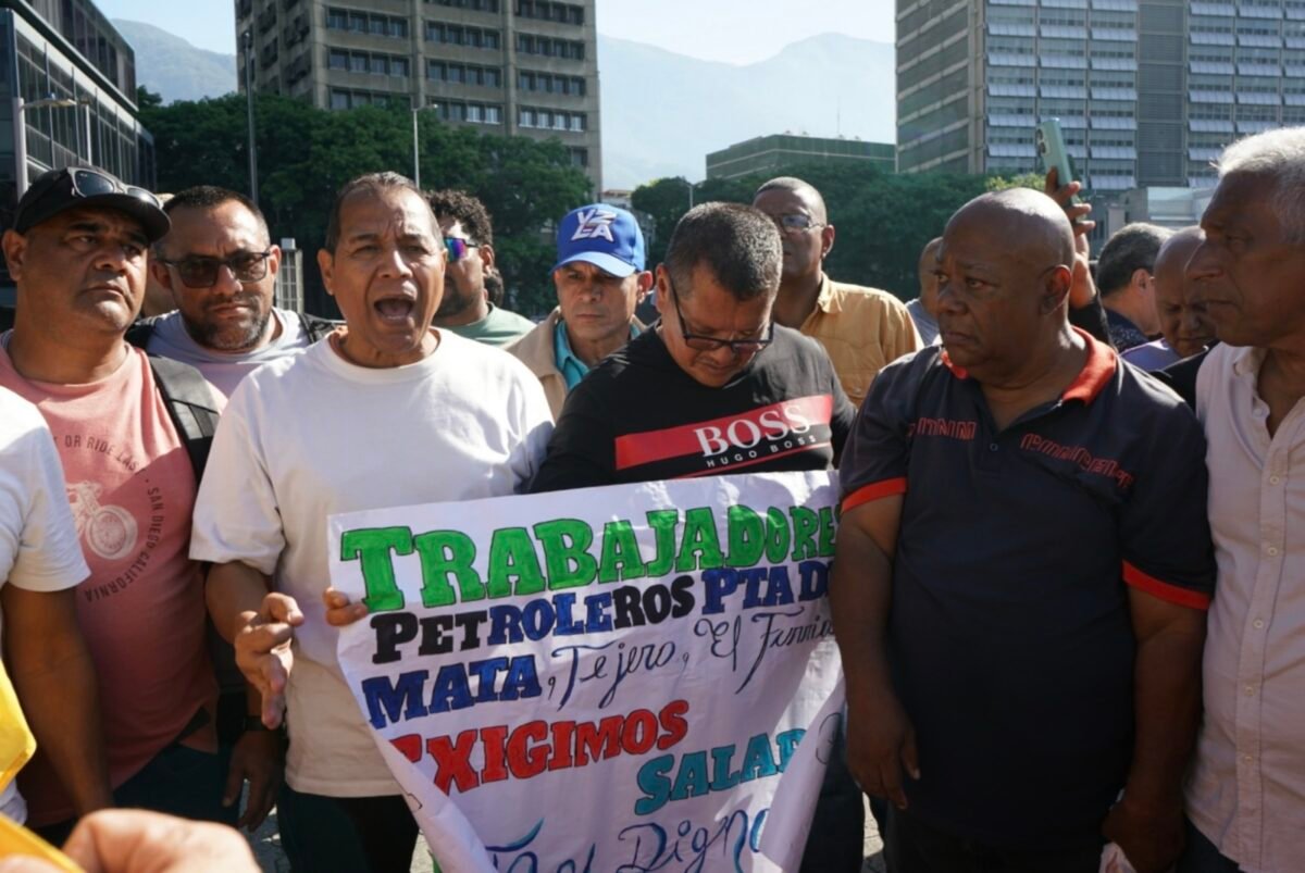 #TeExplicamosElDía | Trabajadores se concentran para marchar hacia Miraflores y exigir mejoras salariales Jueves 9 de abril