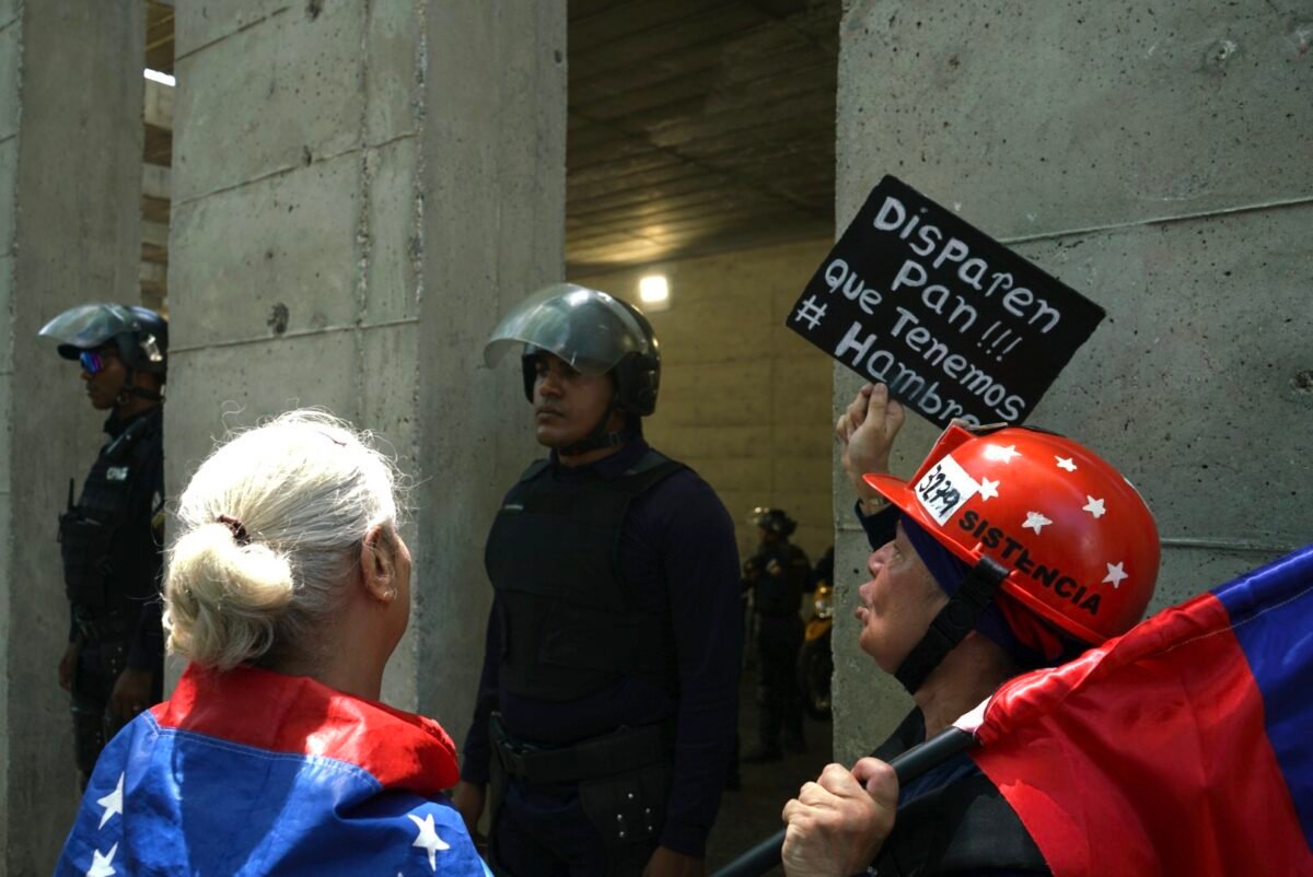 El día que la dignidad llegó con los trabajadores y pensionados a un kilómetro de Miraflores 