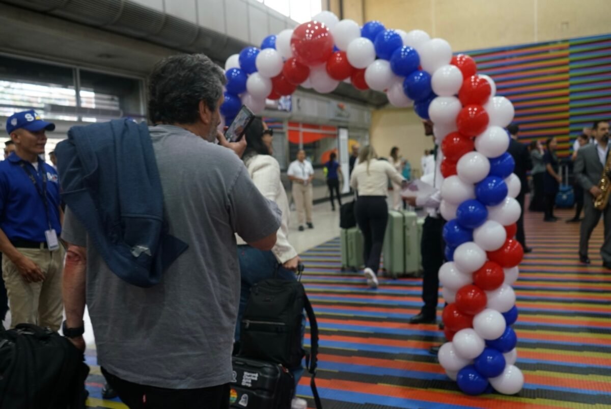 Despegó el primer vuelo directo entre Estados Unidos y Venezuela luego de siete años