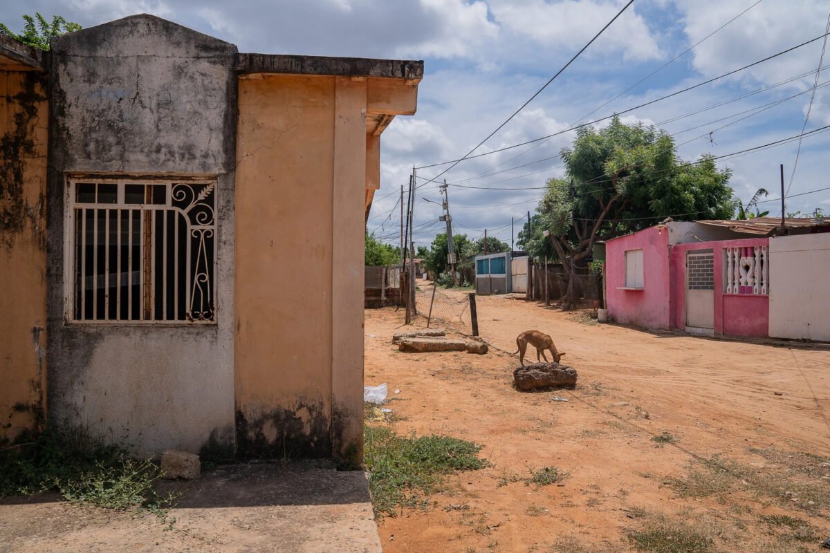 Fotoperiodista venezolana descubre el continente americano con la exposición Todo empieza con ausencia