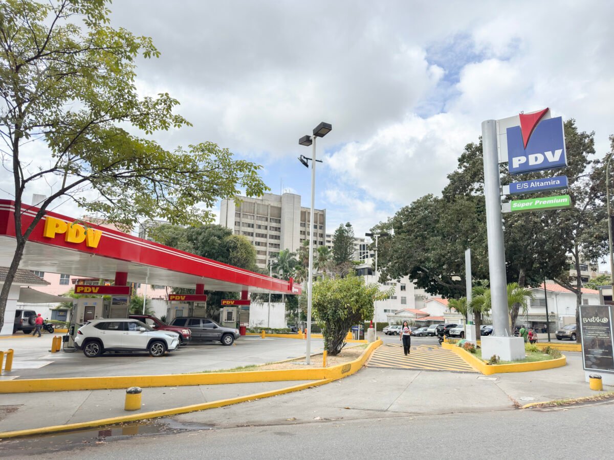 Estaciones de servicio de gasolina “Súper Premium” en Caracas se preparan para ofrecer combustible estándar