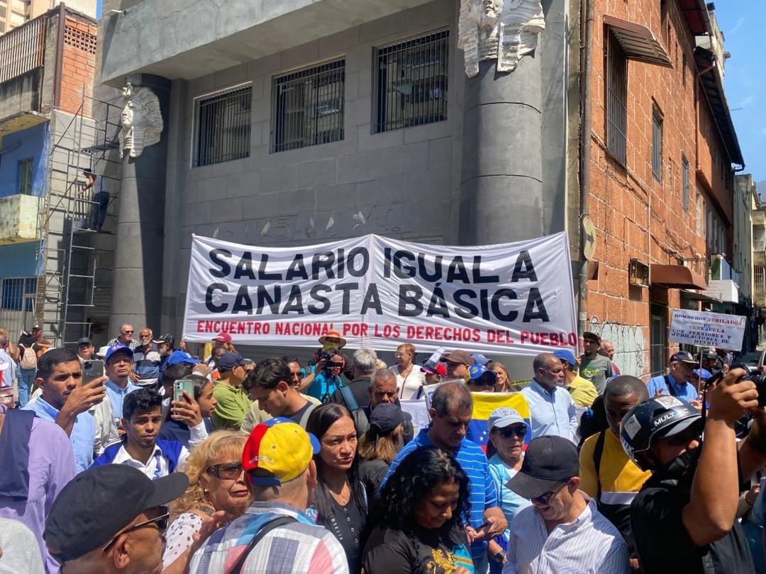 Diputados de la AN pidieron una reforma laboral para frenar la devaluación del salario En imágenes: gremios retomaron las calles en protesta para exigir salarios dignos en Venezuela 