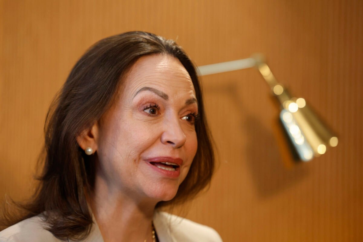 María Corina Machado rechazó cánticos racistas coreados durante la concentración en Madrid