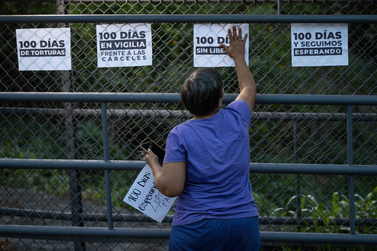 Familiares de presos políticos cumplieron 100 días de vigilias frente a cárceles venezolanas