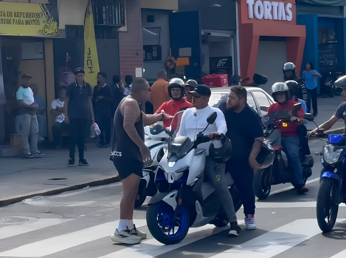 Luis Alfredo Pulido, “El Pelión”: el influencer que convierte el caos vial de Caracas en conciencia ciudadana