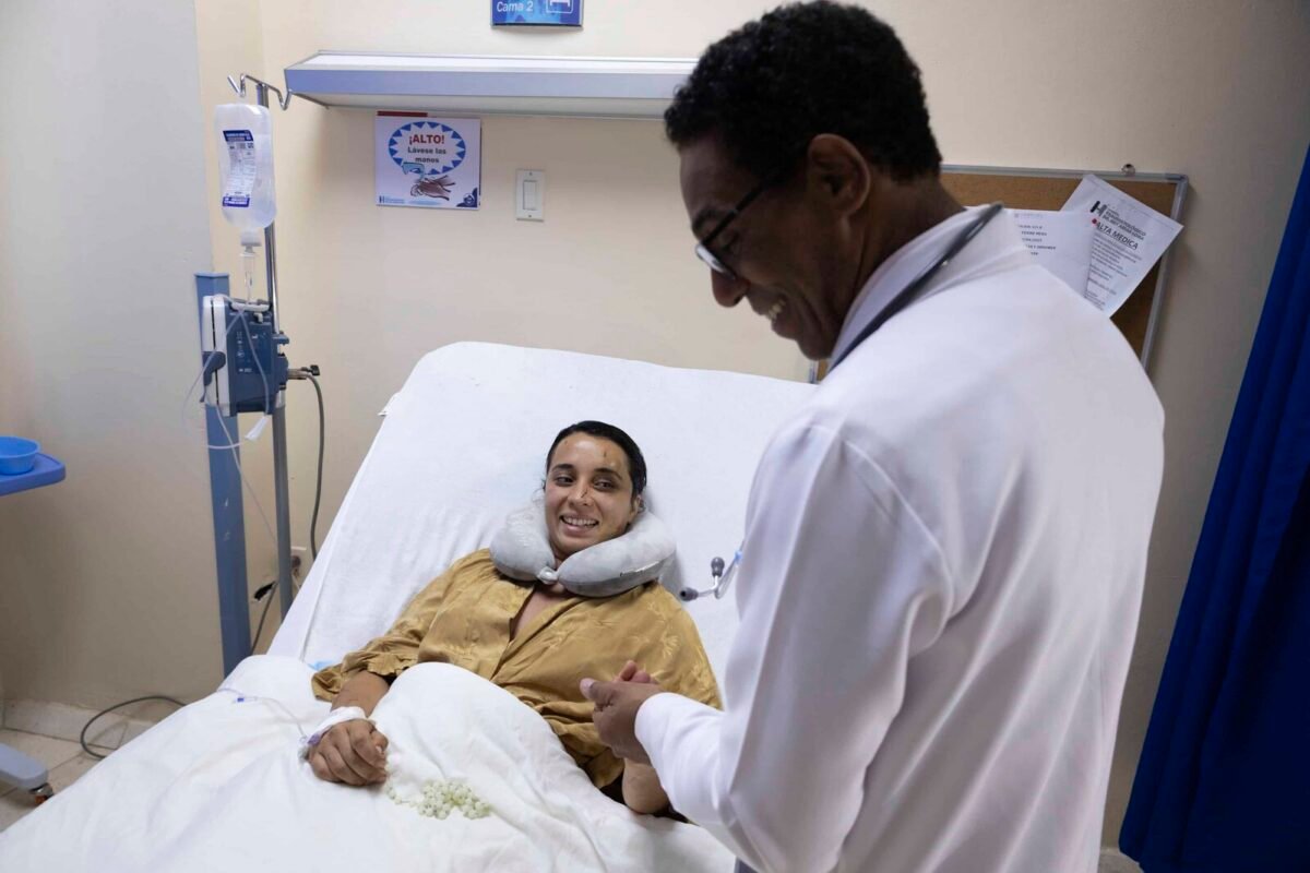 Entre el miedo y la reinvención: la vida de la venezolana Jeniré Mena Martínez un año después de sobrevivir al colapso del Jet Set