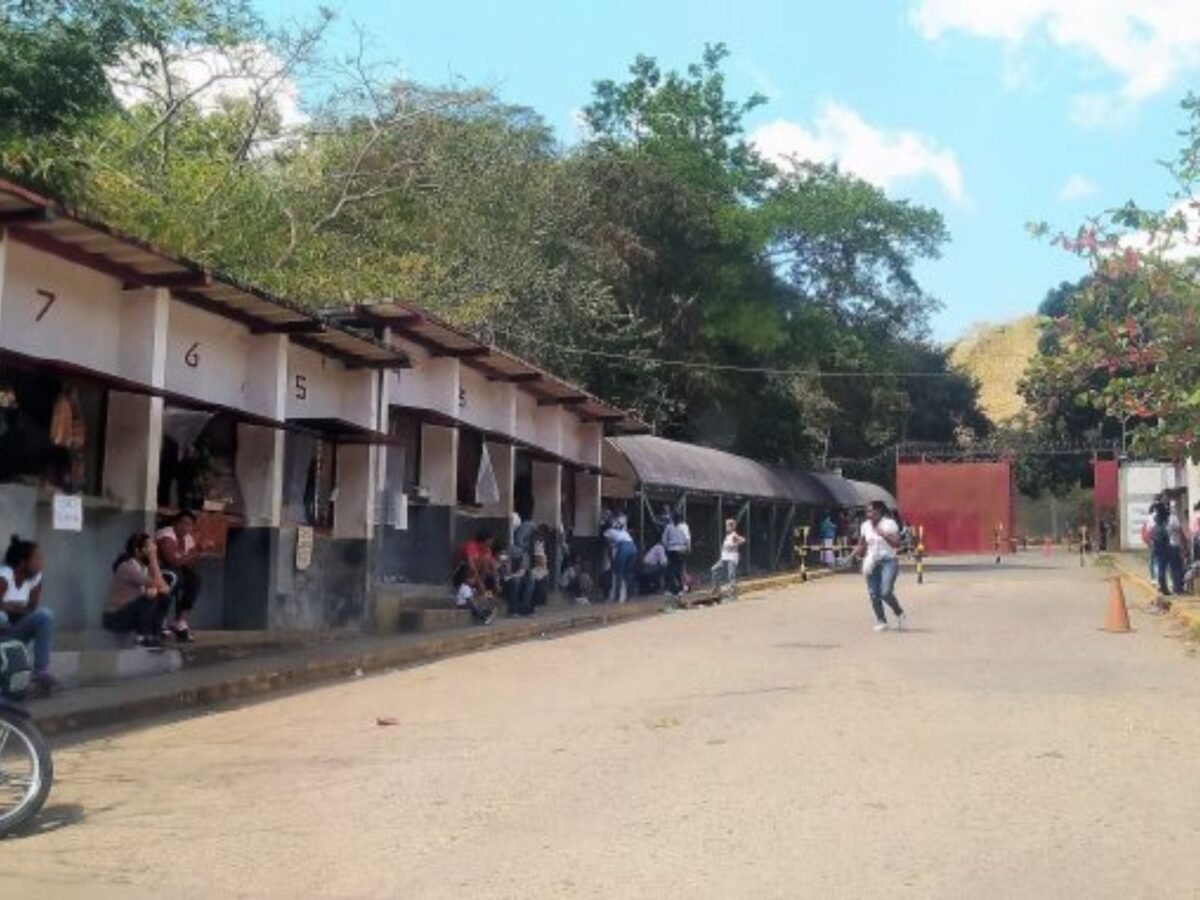 Las irregularidades que denuncian los familiares de los presos políticos en la cárcel Yare III de Miranda