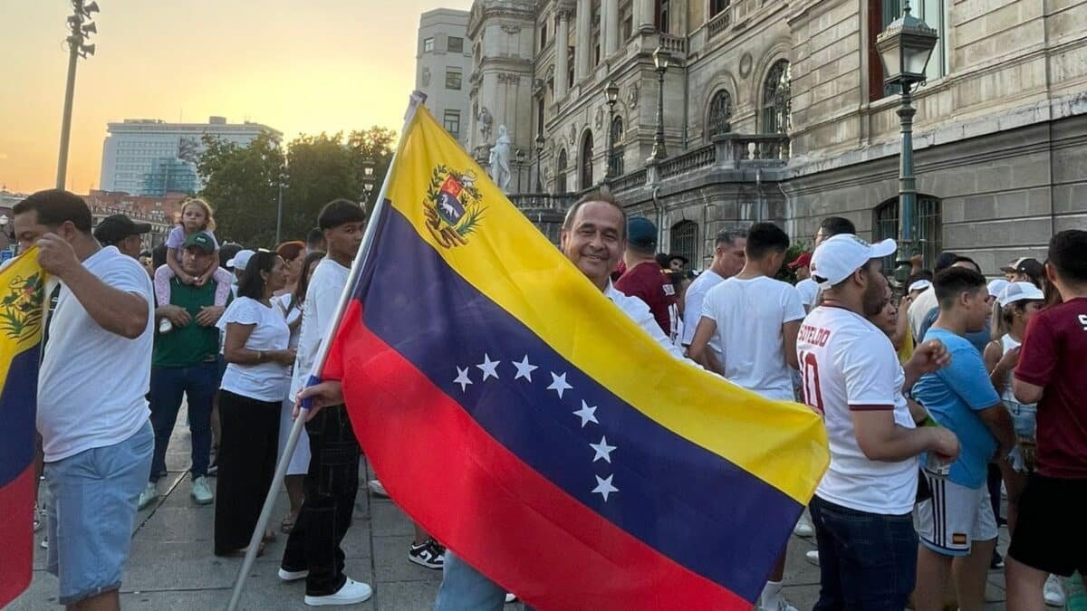 La población de España roza los 50 millones impulsada por la inmigración de Colombia y Venezuela Venezolanos se concentraron en España para rechazar los resultados electorales anunciados por el CNE