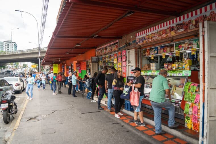 Precios productos canasta basica alimentaria Caracas, Abril 2023, Precios, costos aumento salarial, canasta basica alimentaria, viveres, carnes, charcutería, combos, salario minimo, mercado municipal, petare, Mercado Guaicaipuro, Mercado Quinta Crespo El Diario Jose Daniel Ramos