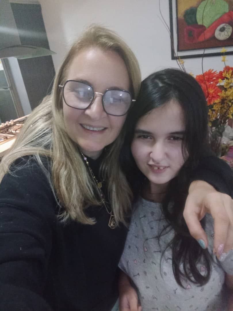 Un amor sin límites: la madre que recorre las calles de Aragua transformando el autismo en esperanza