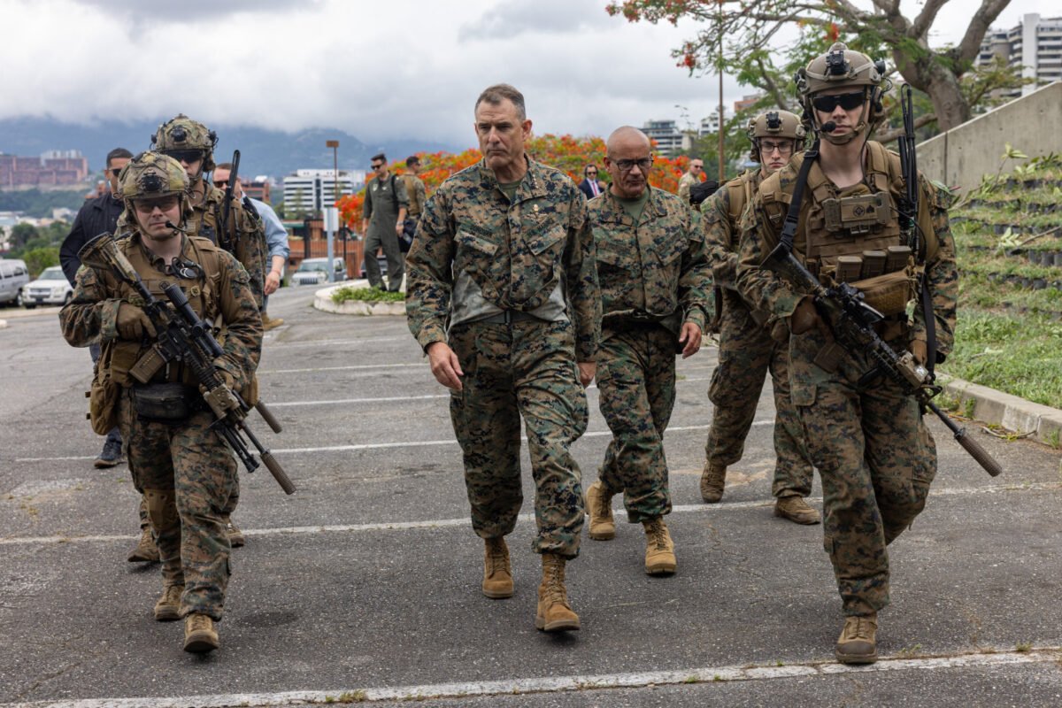 En imágenes: así fue el “ejercicio de respuesta militar” de EE UU en su embajada en Caracas