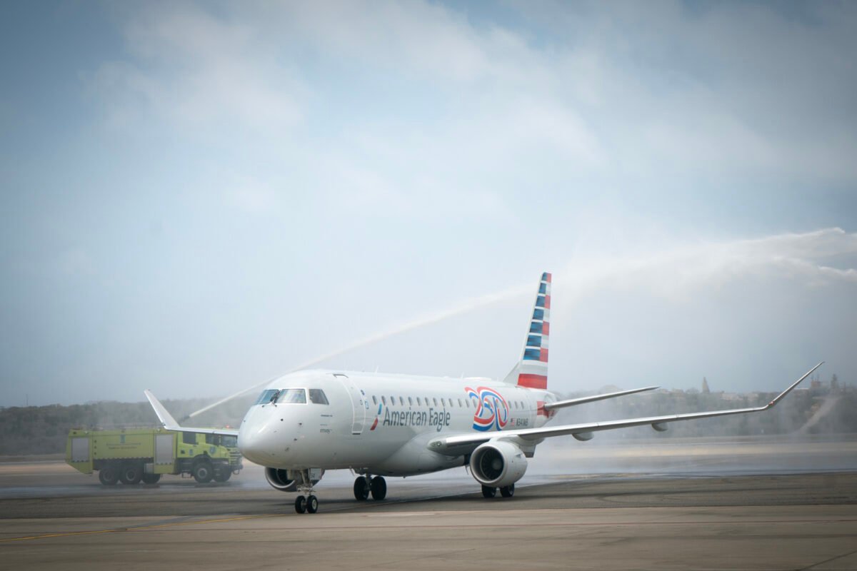 El primer vuelo Caracas-Miami trajo nuevas expectativas a un país lleno de incertidumbres