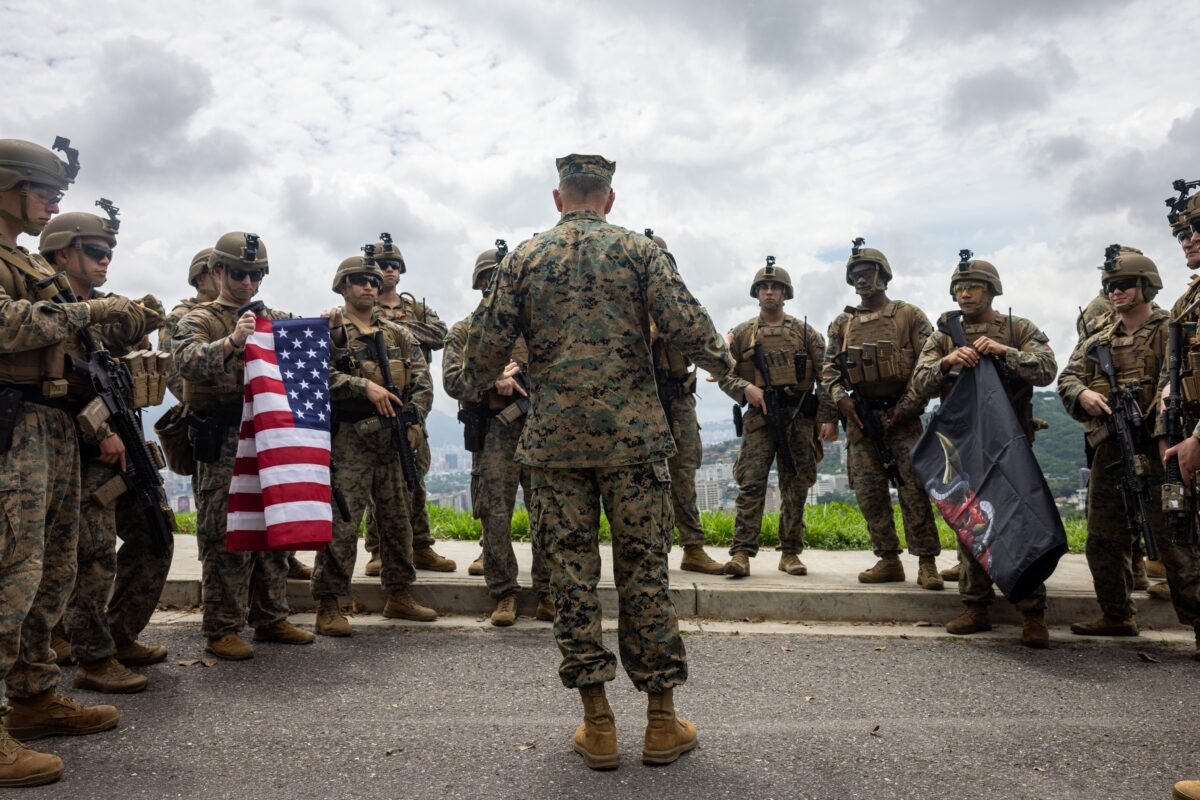 En imágenes: así fue el “ejercicio de respuesta militar” de EE UU en su embajada en Caracas